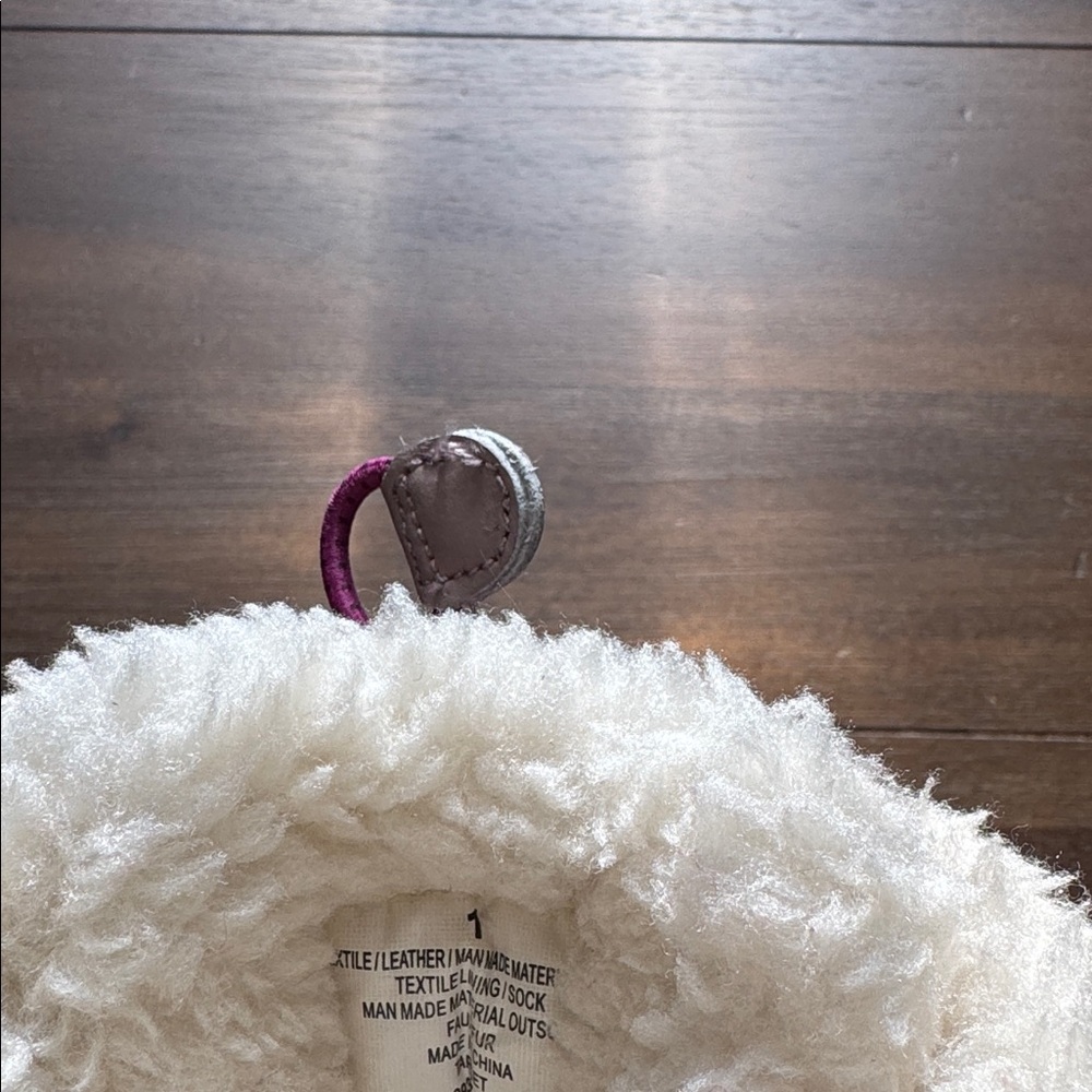 Size 1 all in motion snow Boots - Picture 5 of 13